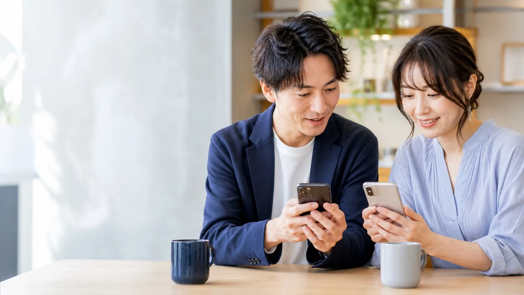 マッチングアプリの初回メッセージ例文｜返信されやすい書き方とNG例のサムネイル